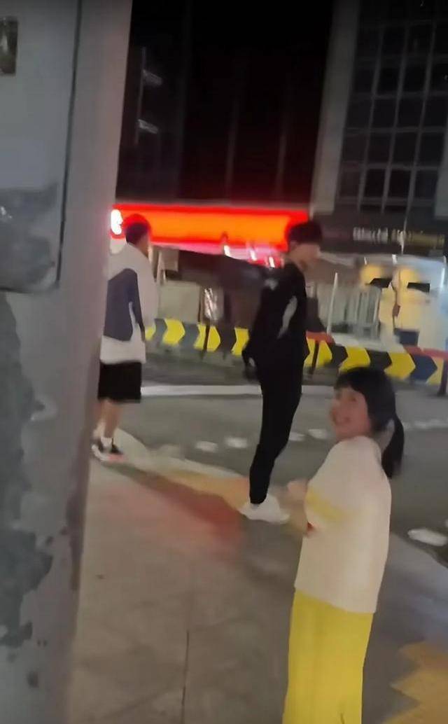 ！王楚钦饭局遭喊话莎钦CP粉心碎QMH球盟会莎头红绳失踪引热议