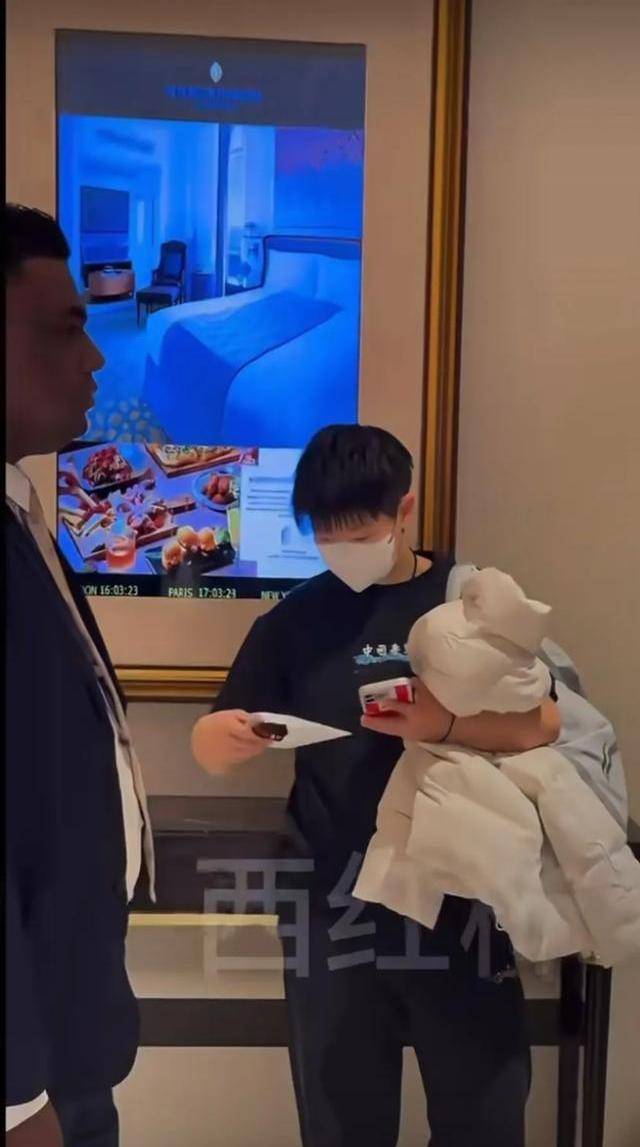 ！王楚钦饭局遭喊话莎钦CP粉心碎QMH球盟会莎头红绳失踪引热议(图4)