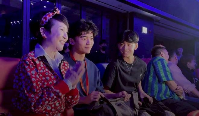 掀回忆杀 如果有档期我会继续开谢霆锋演唱